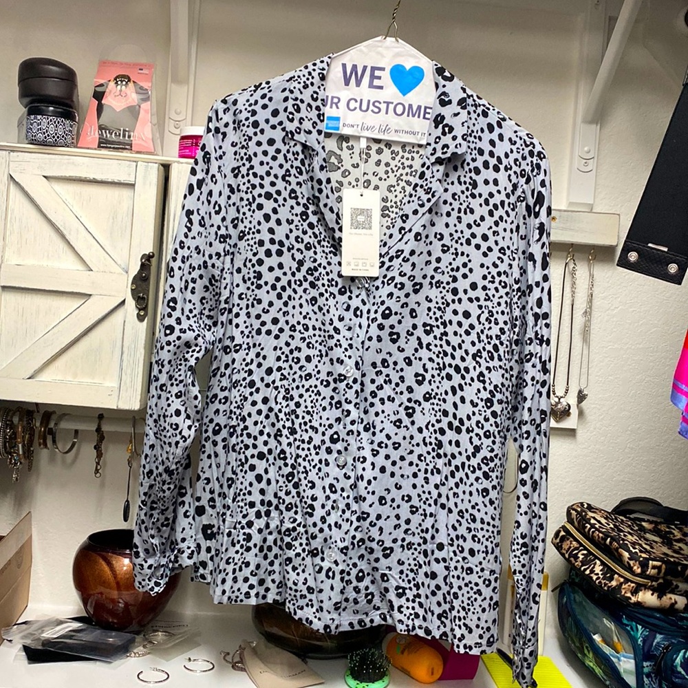 Women’s black and gray animal print blouse